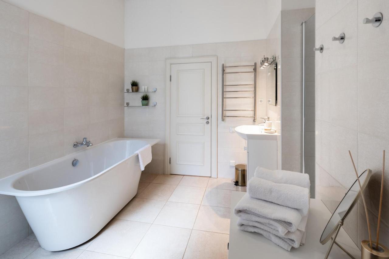 Old Riga Modern And Spacious 2 Bedroom Apartment Luaran gambar